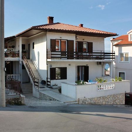 Apartment Vrbnik 5301b Bagian luar foto