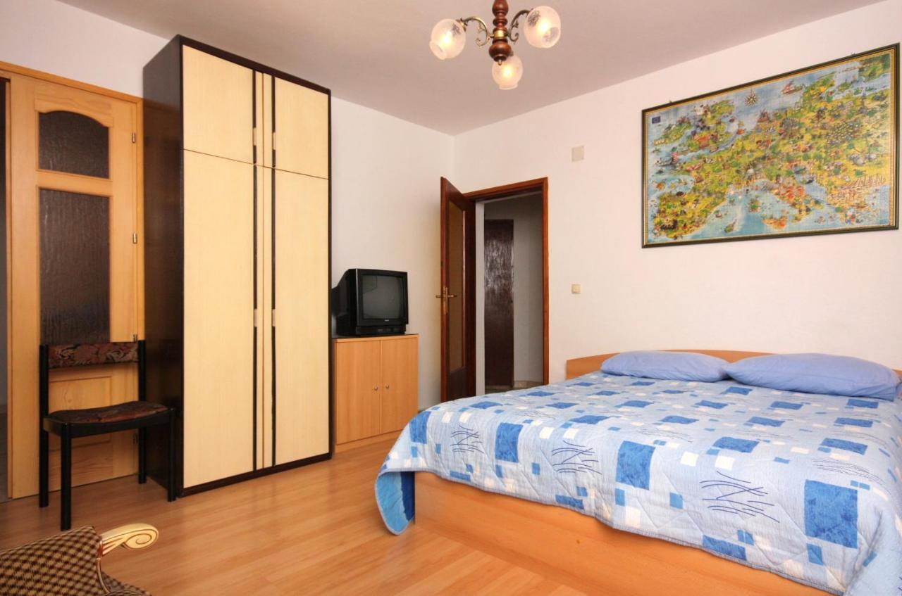 Apartment Vrbnik 5301b Bagian luar foto